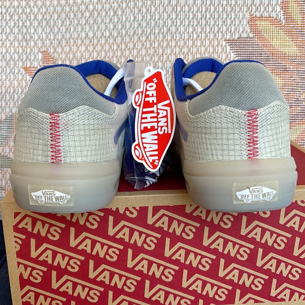 Vans Men’s Evdnt Rw Ultim
Color Wheel Creme
VN0A5DY5982
sneakers - Picture 14 of 16